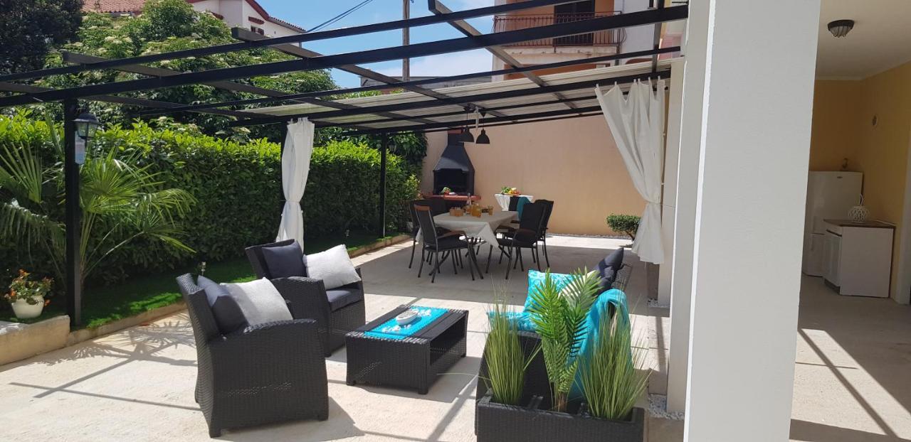 Apartmens Alenka Ровин Екстериор снимка