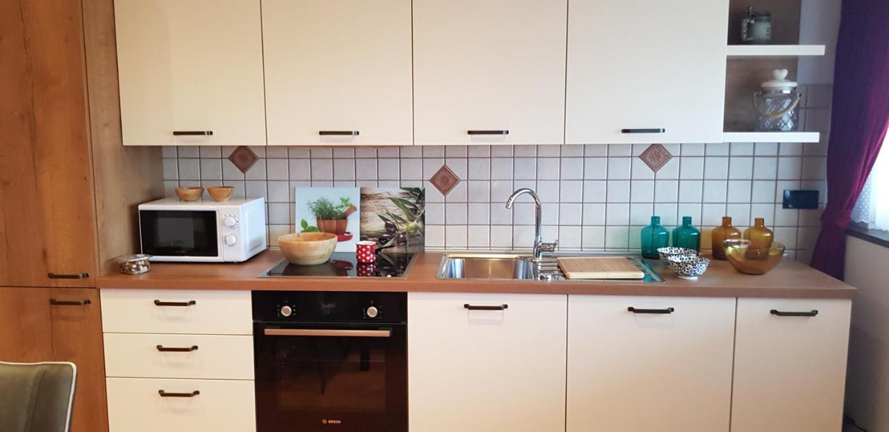 Apartmens Alenka Ровин Екстериор снимка