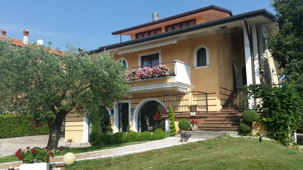 Apartmens Alenka Ровин Екстериор снимка